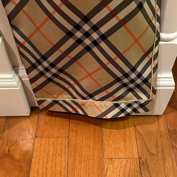 Burberry 100% Silk Beige and Black Checkered Wide-Leg Trousers w/Cuffs - Picture 5 of 5